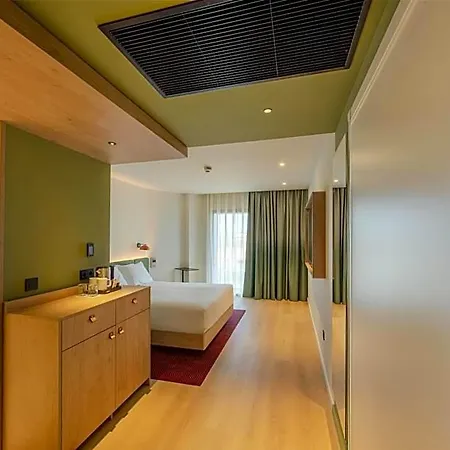 Hampton By Hilton Alicante Airport 3*